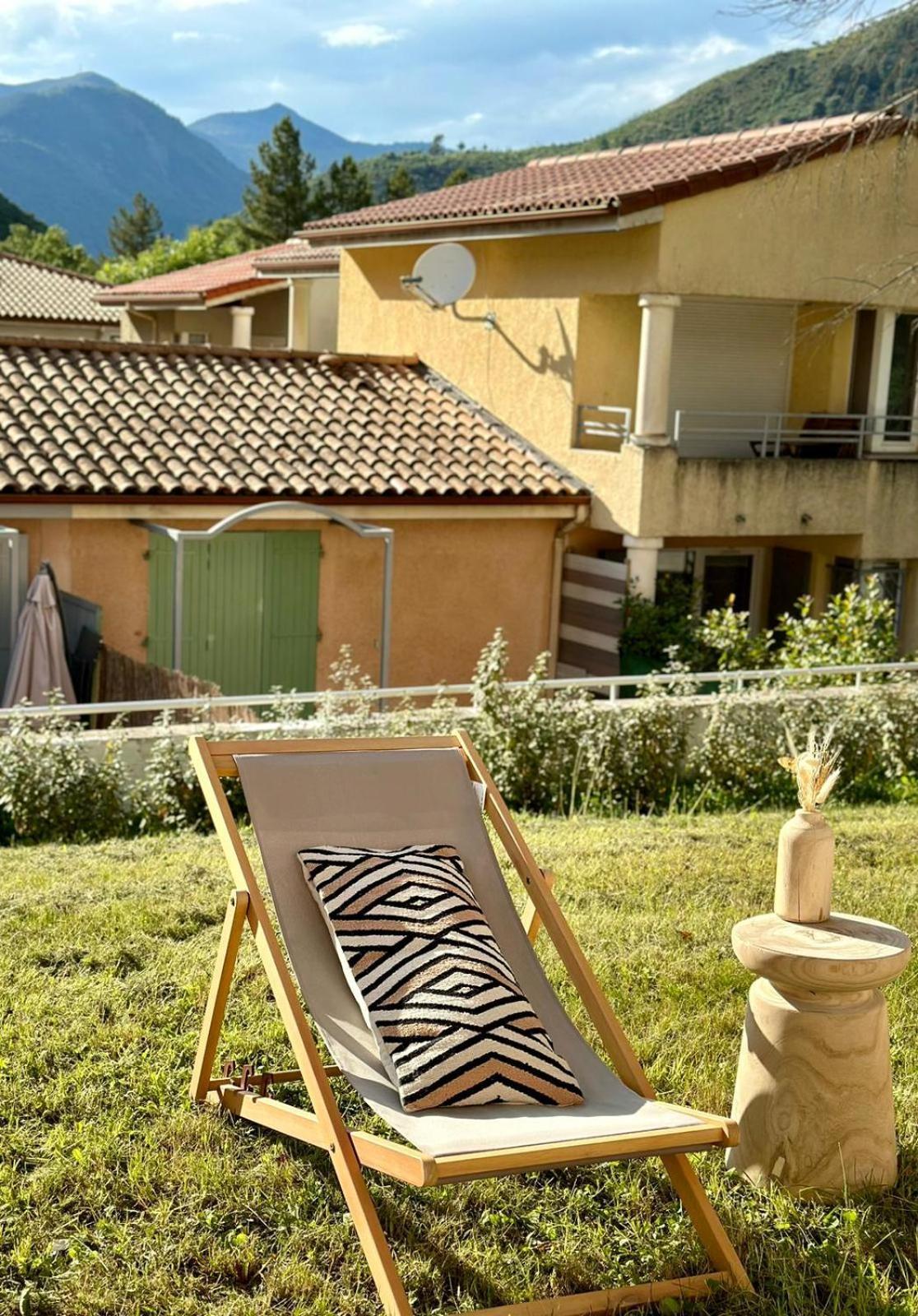 Hotel Le Refuge Des Sources Digne-les-Bains Exterior foto